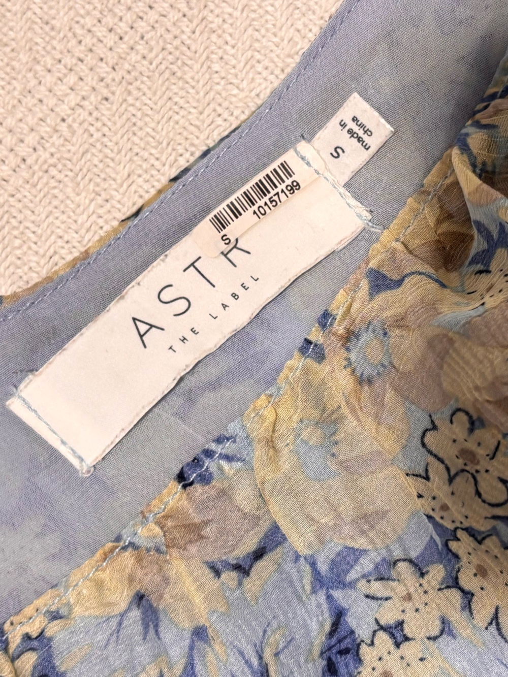 🔵⚪️Astr Sheer Floral Smocked Peasant Top in Blue and Cream - Picture 5 of 10